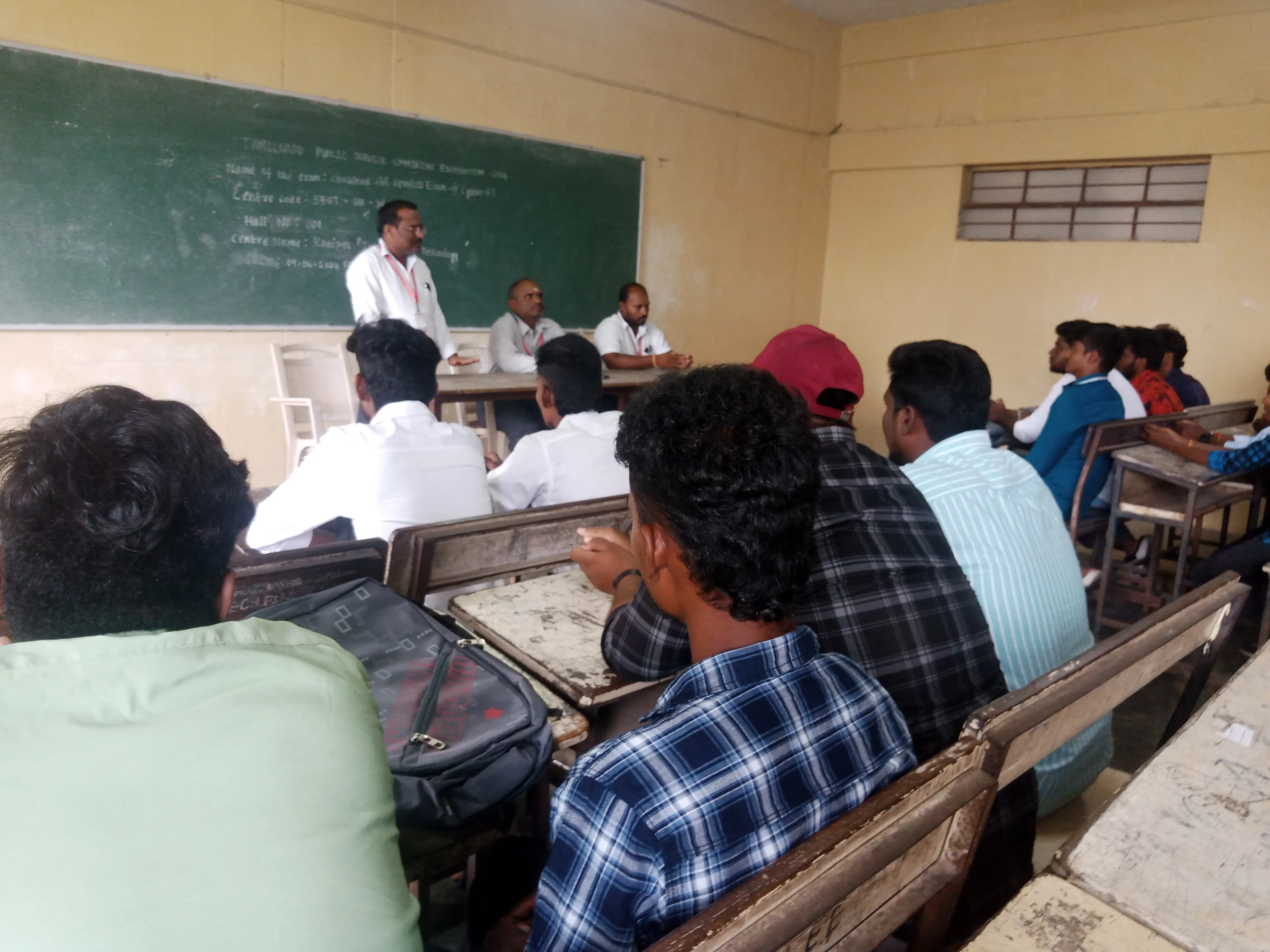 Students Meeting image